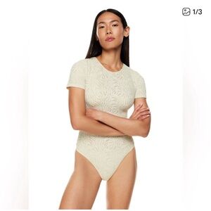 Aritzia Babaton Shapelace Textured Short Sleeve Bodysuit Top in Dark Navy